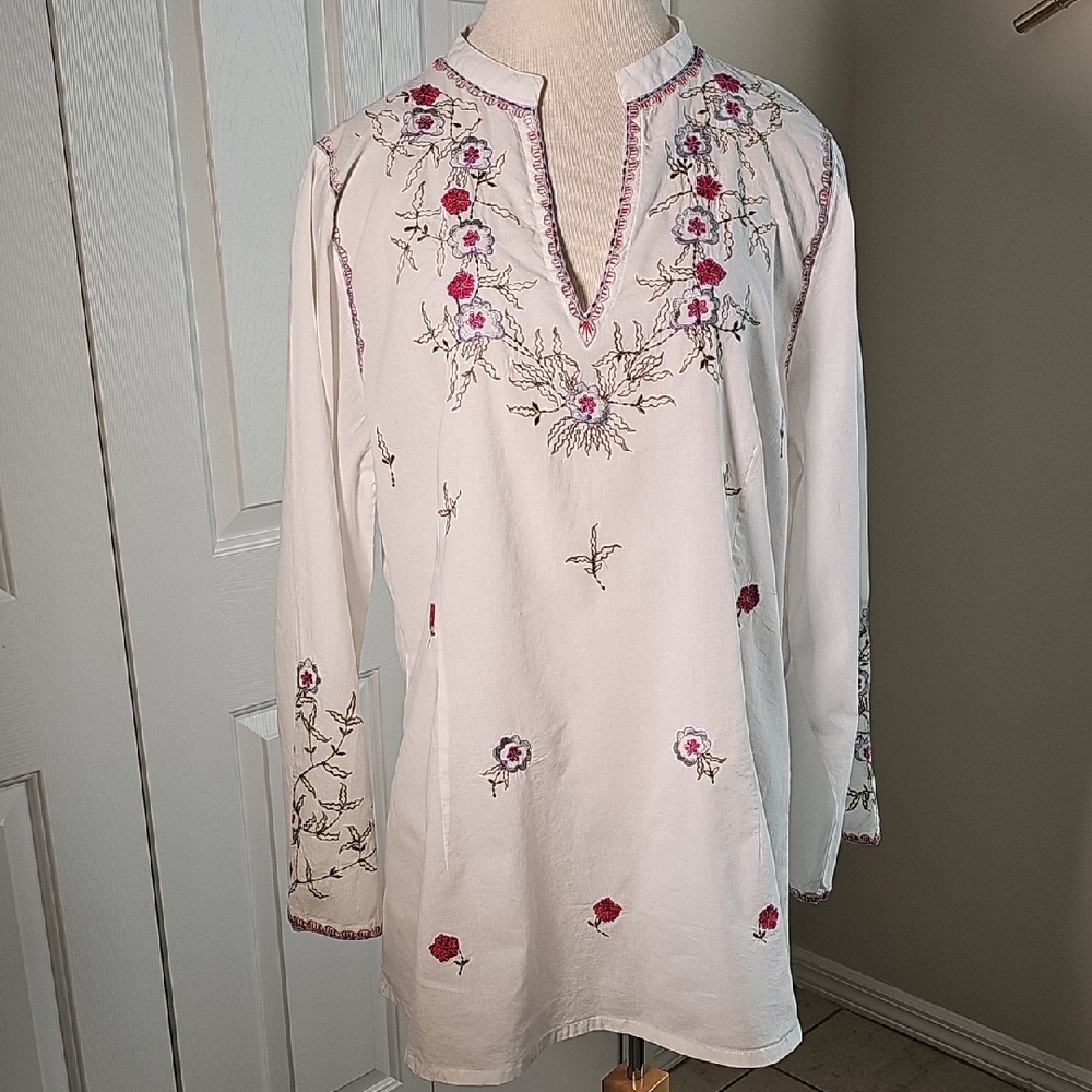 Embroidered Floral Tunic Top. Boho Embroidered Size XL. BELL SLEEVES